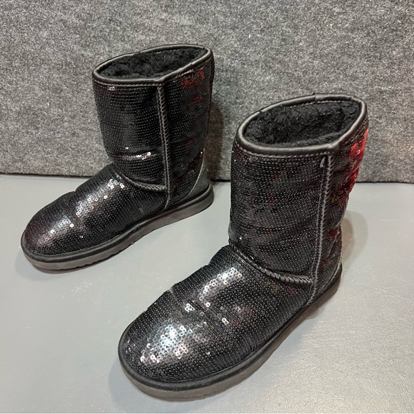 UGG Classic Short Black Sequin Boots Women’s Size 7 - Picture 8 of 13